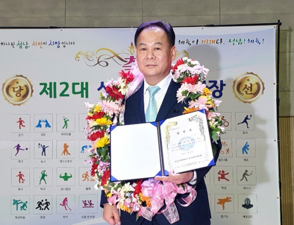 초대 민선 성남시체육회장에 이용기 전 체육회상임부회장이 당선됐다.