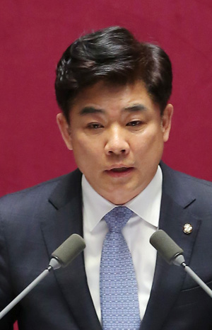 김병욱 의원의 대정부질을 펼쳤다