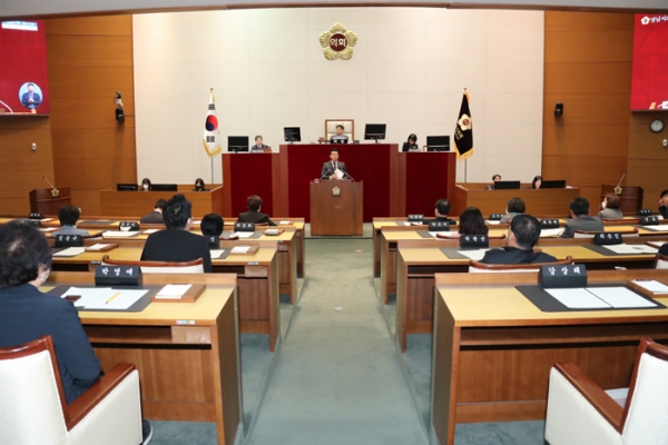 정봉규 의원이 성남시의회 임시회 5분발언을 통해 성남문화재단을 비판했다.