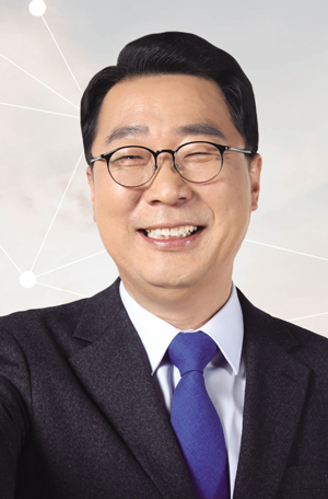 윤영찬 후보가 성남하이테크밸리를 첨단 IT산업 기반의 스마트산업단지로 하는 성장 계획을 발표했다.
