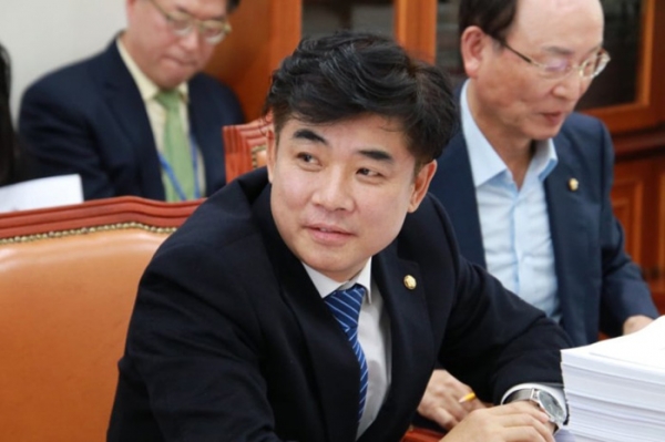 김병욱 의원이 중앙공약2로 자본시장 활성화를 위한 금융정책을 발표했다.