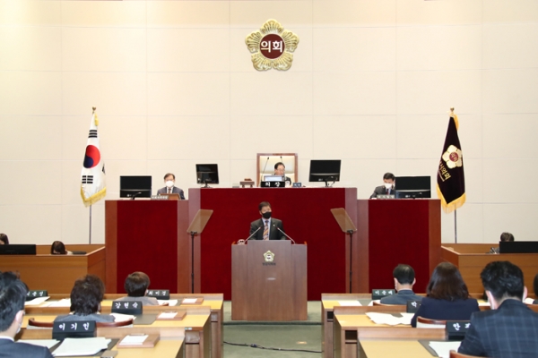 박광순 의원이 제259회 성남시의회 제1차 본회의 5분 발언에 나서고 있다.