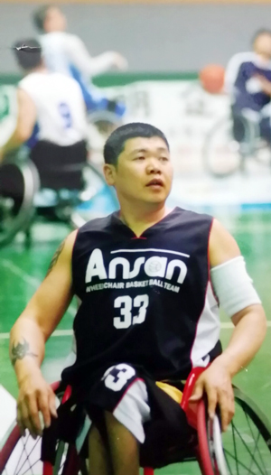 장애인휠체어농구 국가대표 출신인 김종성