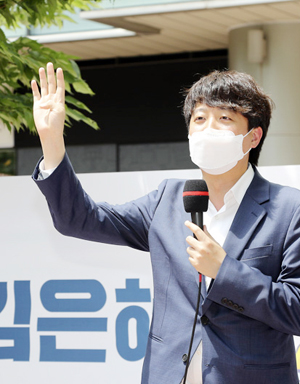 이준석 당 대표가 판교 테크노밸리에서 김은혜 의원이 주최한 ‘분당판교 청년토론배틀’에 참석하여 청년들과 토론배틀을 가졌다.
