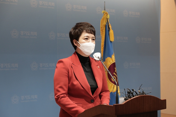 국민의힘 경기도지사 후보로 공천이 확정된 김은혜 후보가 22일 경기도의회 브리핑룸에서 기자회견을 펼쳤다.